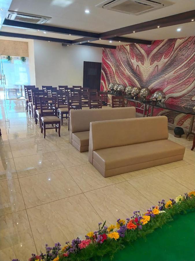 Kvr Capitol Suites Vijayawāda Εξωτερικό φωτογραφία