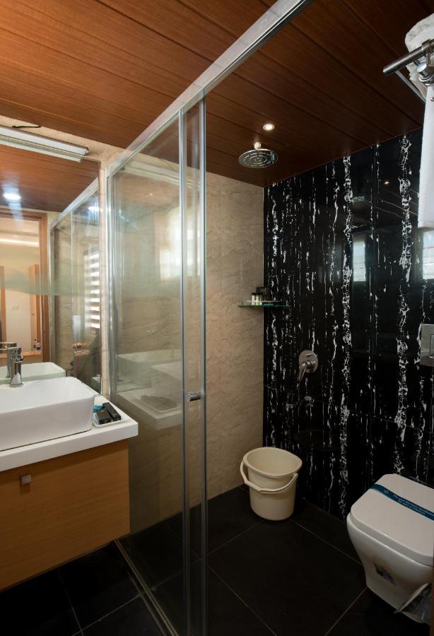 Kvr Capitol Suites Vijayawāda Εξωτερικό φωτογραφία
