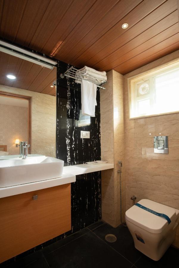 Kvr Capitol Suites Vijayawāda Εξωτερικό φωτογραφία
